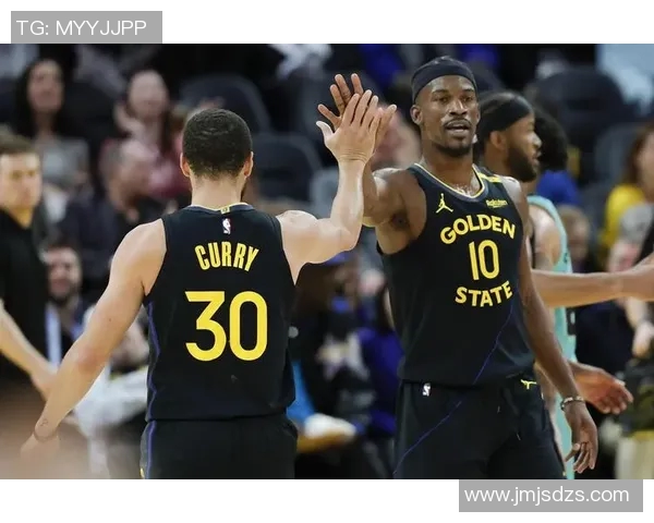 勇士与热火激战正酣精彩瞬间回顾与分析尽在QQ国语直播中