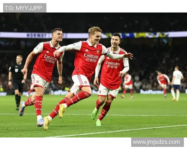 热刺主场迎战西汉姆联赛焦点对决引发球迷热议 热刺主场迎战西汉姆联赛焦点对决引发球迷热议