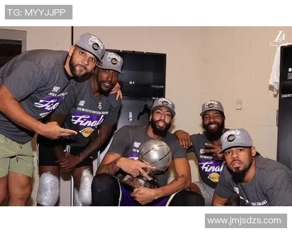 湖人队与热火队实力全面对比分析谁能在赛季中占据优势