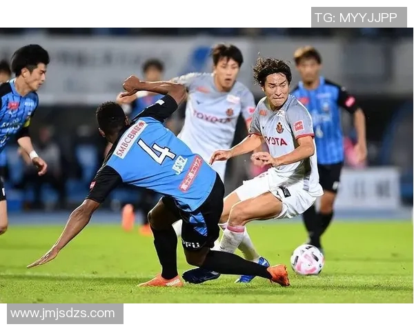 神户胜利与扎幌冈萨的激烈对决展现足球魅力与团队精神 神户胜利与扎幌冈萨的激烈对决展现足球魅力与团队精神